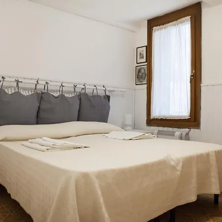 Andrea 2200 Apartamento Veneza